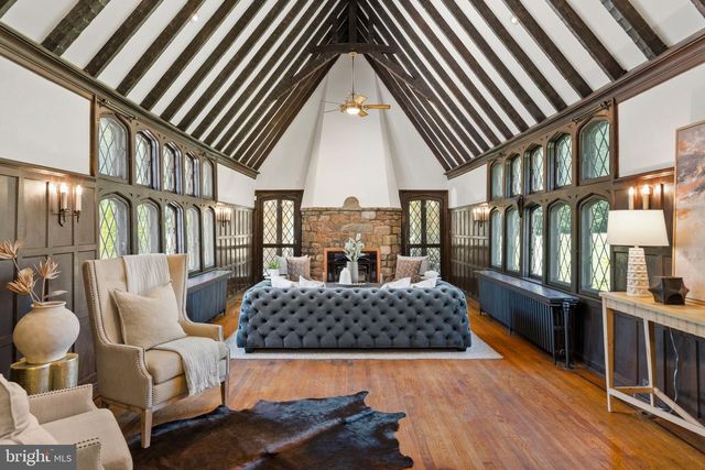 1952 CANTERBURY RD, Abington, PA 19001