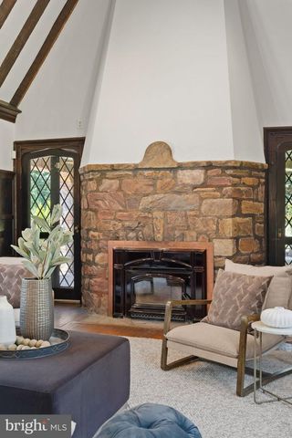 1952 CANTERBURY RD, Abington, PA 19001