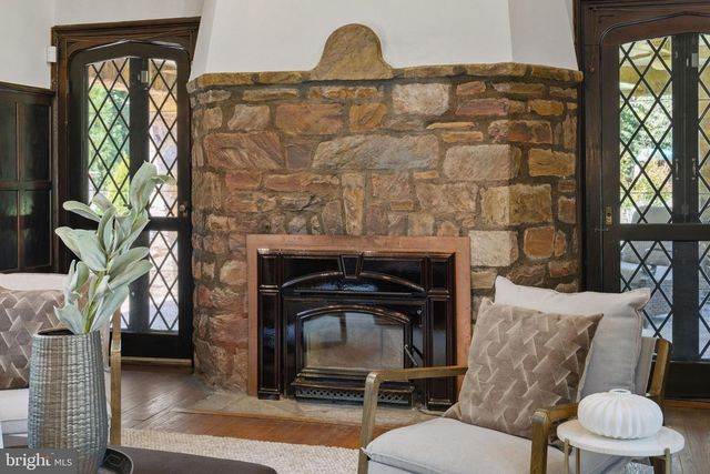 1952 CANTERBURY RD, Abington, PA 19001