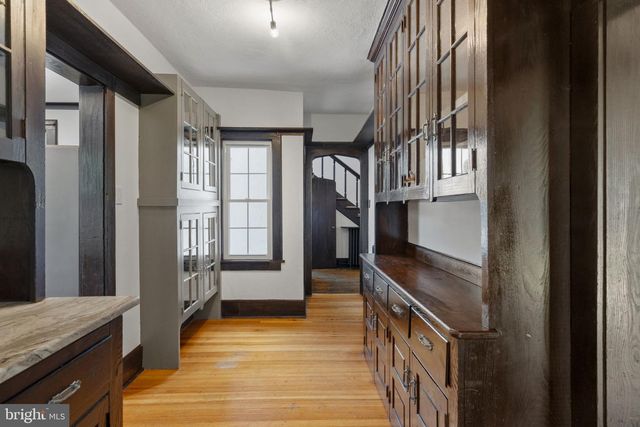 1952 CANTERBURY RD, Abington, PA 19001