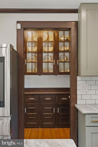 1952 CANTERBURY RD, Abington, PA 19001