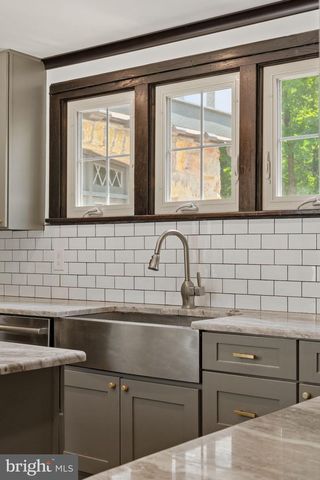 1952 CANTERBURY RD, Abington, PA 19001