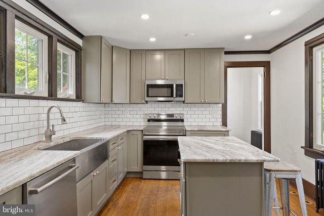 1952 CANTERBURY RD, Abington, PA 19001