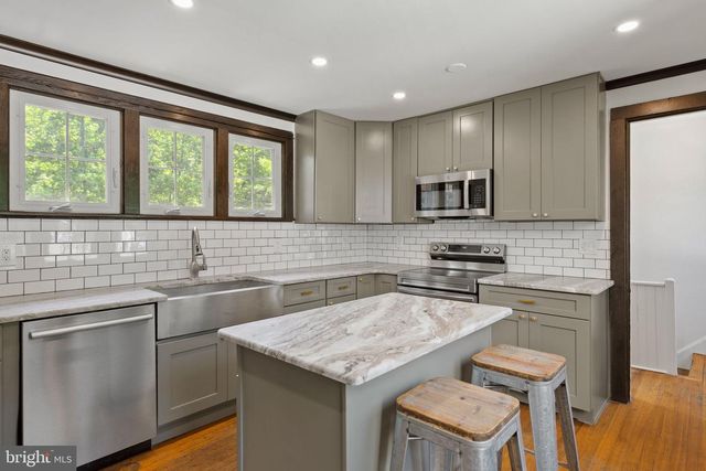 1952 CANTERBURY RD, Abington, PA 19001