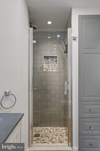 1952 CANTERBURY RD, Abington, PA 19001