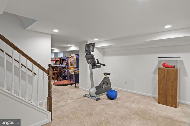 1952 CANTERBURY RD, Abington, PA 19001