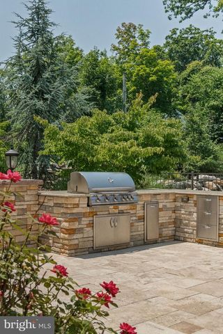 1952 CANTERBURY RD, Abington, PA 19001