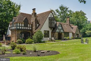 1952 CANTERBURY RD, Abington, PA 19001
