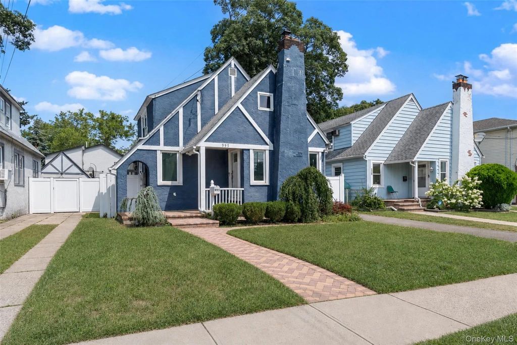 995 Kings Parkway, Baldwin, NY 11510 — exterior