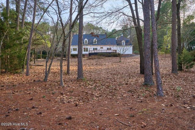 12 Lochdon Court, Pinehurst, NC 28374