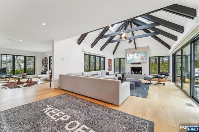 58 Twin Brooks Road, Saddle River, NJ 07458