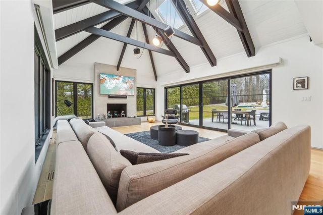 58 Twin Brooks Road, Saddle River, NJ 07458