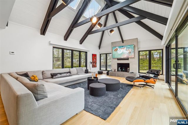 58 Twin Brooks Road, Saddle River, NJ 07458