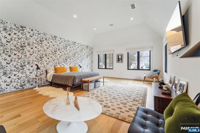 58 Twin Brooks Road, Saddle River, NJ 07458