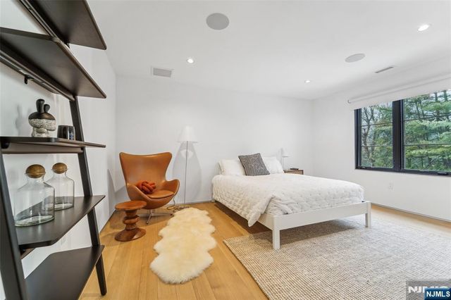 58 Twin Brooks Road, Saddle River, NJ 07458