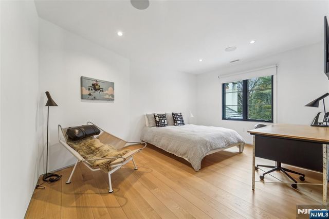 58 Twin Brooks Road, Saddle River, NJ 07458