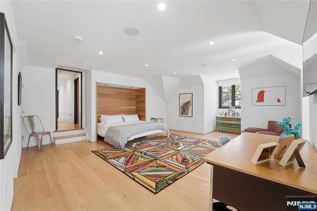 58 Twin Brooks Road, Saddle River, NJ 07458