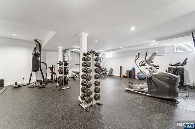 58 Twin Brooks Road, Saddle River, NJ 07458