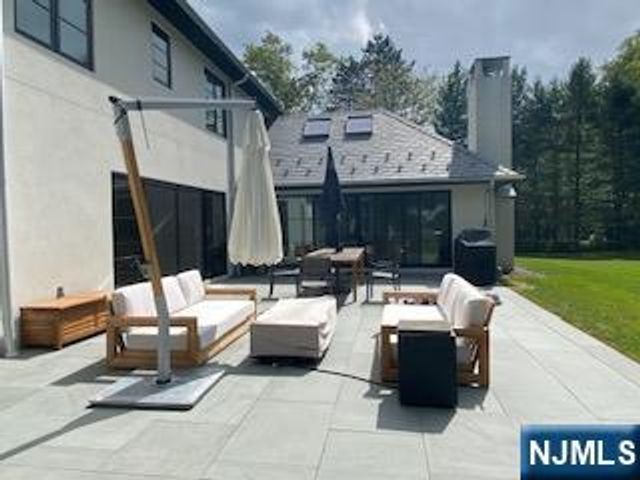 58 Twin Brooks Road, Saddle River, NJ 07458