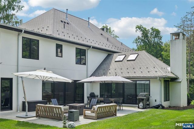 58 Twin Brooks Road, Saddle River, NJ 07458