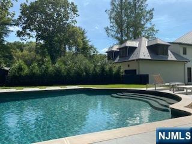 58 Twin Brooks Road, Saddle River, NJ 07458