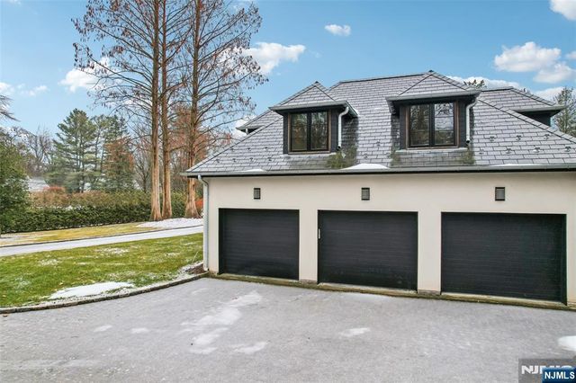 58 Twin Brooks Road, Saddle River, NJ 07458