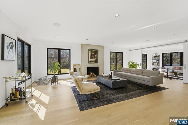 58 Twin Brooks Road, Saddle River, NJ 07458