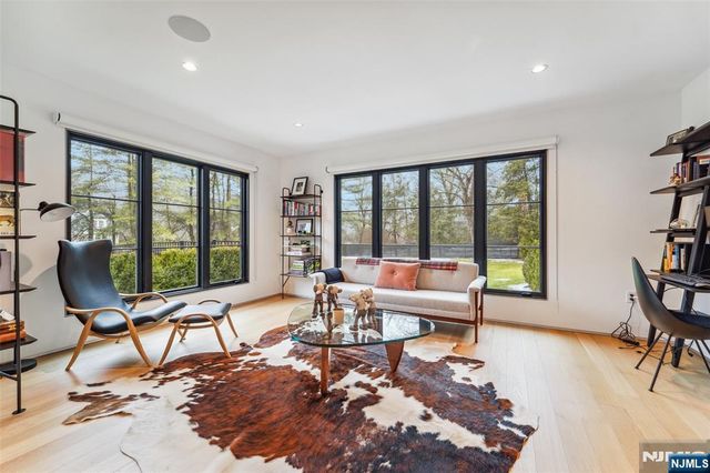 58 Twin Brooks Road, Saddle River, NJ 07458