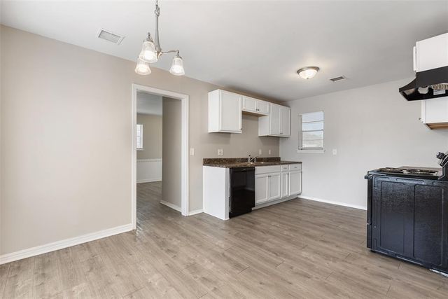 8221 N Harvey Avenue, Oklahoma City, OK 73114