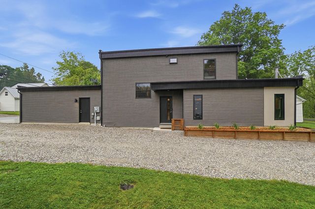 122 Mill Street, Pataskala, OH 43062