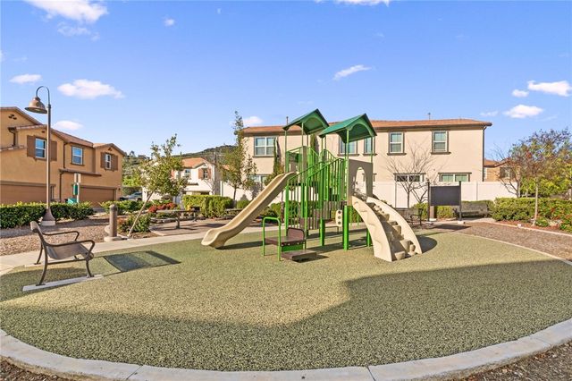 27448 Clarise Ln, Murrieta, CA 92562