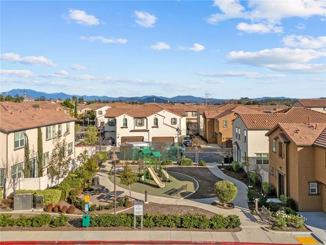 27448 Clarise Ln, Murrieta, CA 92562