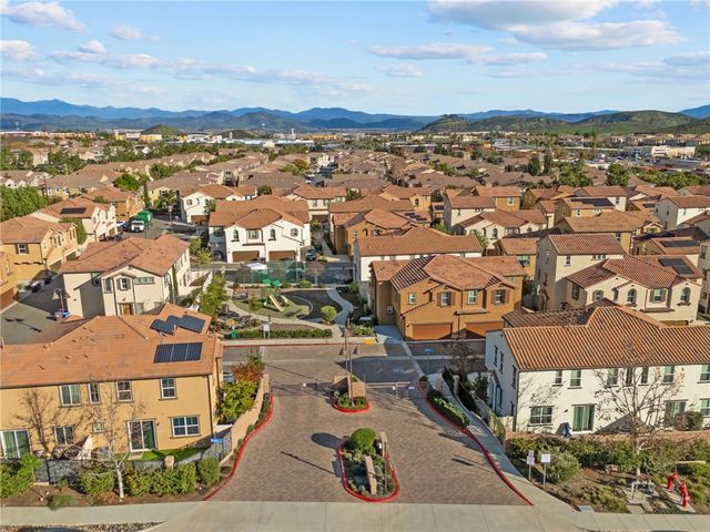 27448 Clarise Ln, Murrieta, CA 92562