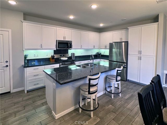 27448 Clarise Ln, Murrieta, CA 92562