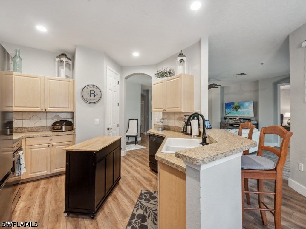 7856 Clemson ST N 8 102, Naples, FL 34104