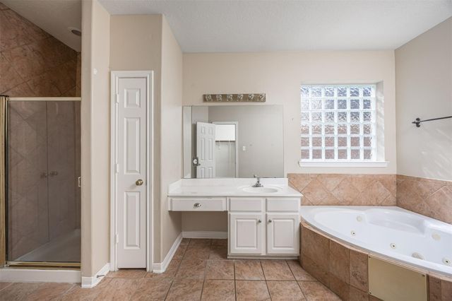 2802 Mossy Log Court, Houston, TX 77084