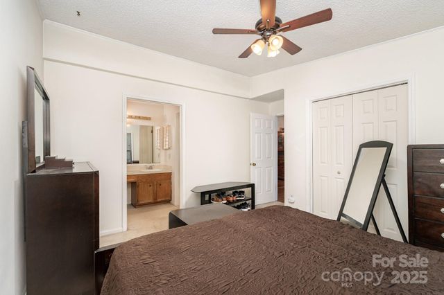 8031 Gera Emma Drive, Charlotte, NC 28215