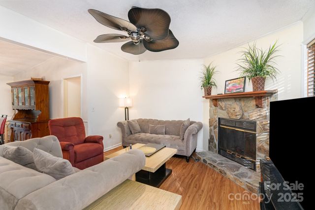 8031 Gera Emma Drive, Charlotte, NC 28215