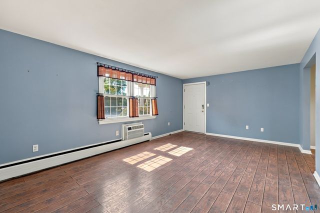 45 Brewster Road B, Glastonbury, CT 06033