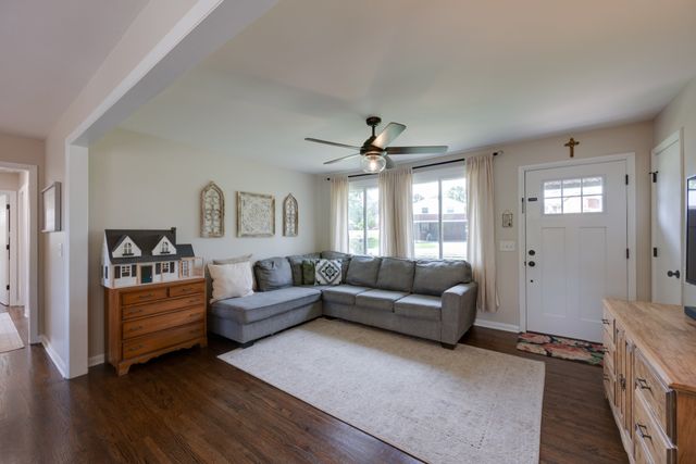216 Bonnabrook Dr, Hermitage, TN 37076