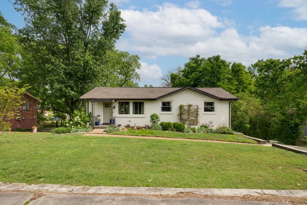 216 Bonnabrook Dr, Hermitage, TN 37076