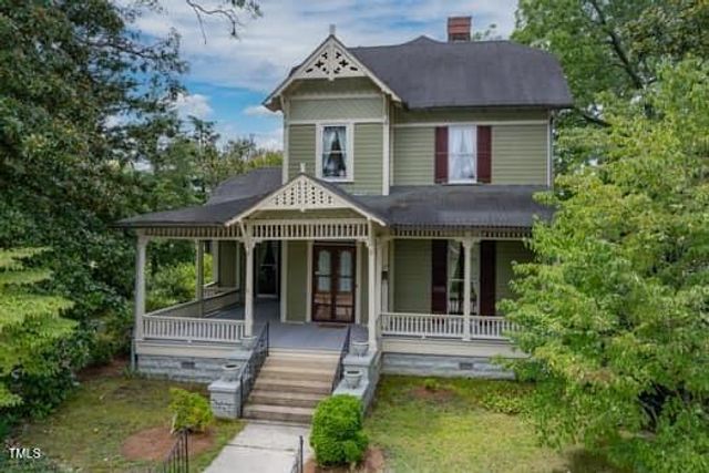 216 Chavasse Avenue, Henderson, NC 27536