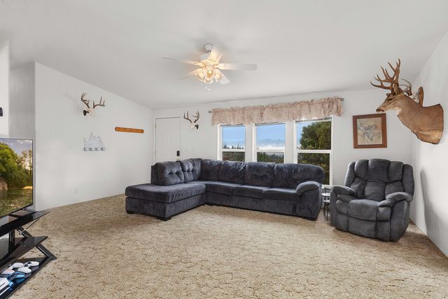 5290 Goodrich Highway, Oakland, OR 97462