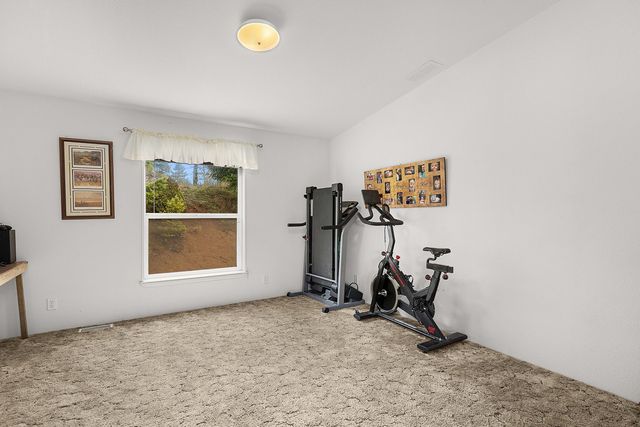 5290 Goodrich Highway, Oakland, OR 97462