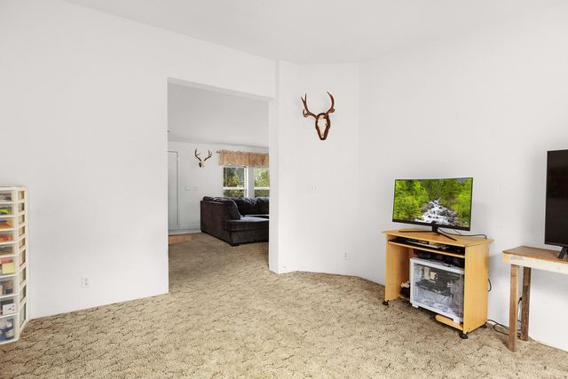 5290 Goodrich Highway, Oakland, OR 97462