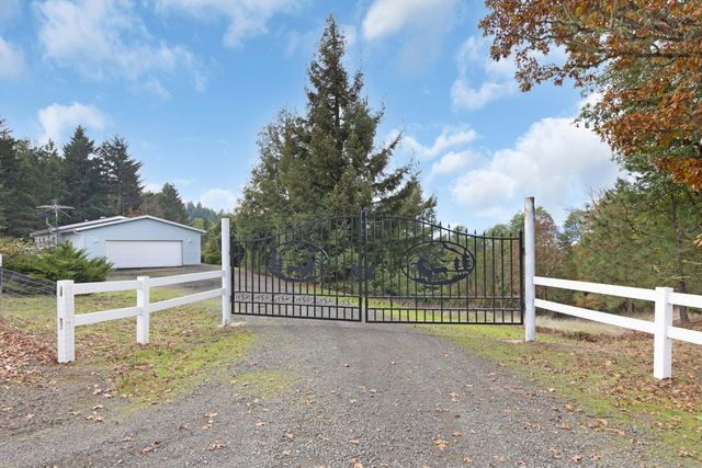 5290 Goodrich Highway, Oakland, OR 97462