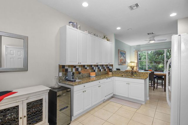 253 SW Otter Run Place, Stuart, FL 34997