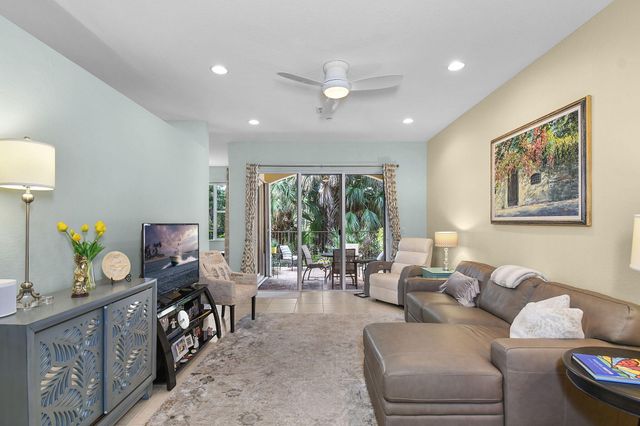 253 SW Otter Run Place, Stuart, FL 34997