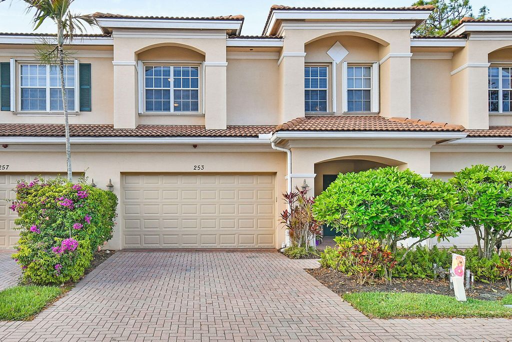 253 SW Otter Run Place, Stuart, FL 34997