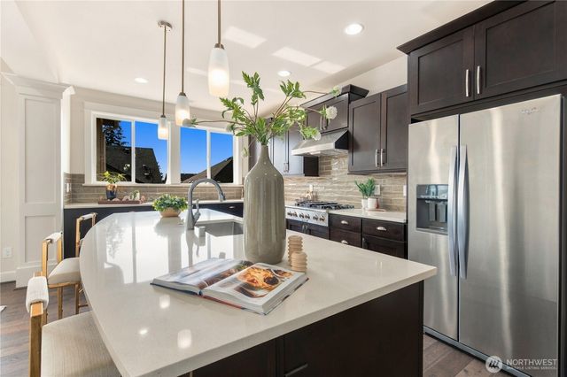 22977 SE 18th PL, Sammamish, WA 98075